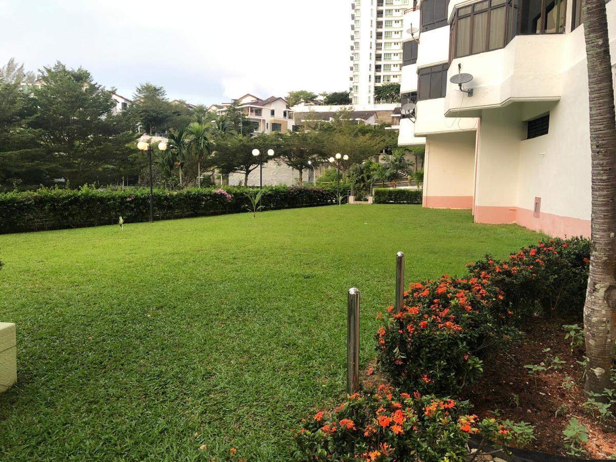 Beach Resort Home Stay Sri Sayang Apartment Batu Ferringhi 2Bedroom Exterior foto